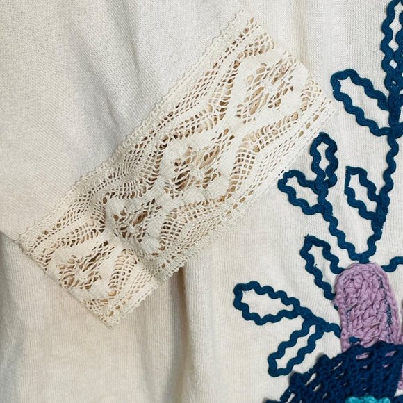 Chelsea & Violet Beige Floral Embroidered Shirt Size Medium - Picture 8 of 9